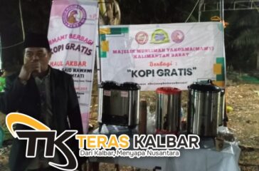 Sebagai bagian dari aksi sosial Majelis Muslimah Yayasan Kerukunan Orang Madura (MAMY) Kalimantan Barat membalagikan 1000 Cangkir Kopi Gratis bagi jamaah yang hadir di acara Haul Akbar KH. Moh. Said Nawawi Bin KH. Dumyati (Pengasuh Pondok Pesantren Babussalam Malang Jawa Timur), pada tanggal 6 Juli 2025, di Jl. Karya Usaha Ds. Sungai Rasau Kec. Sungai Pinyuh Kab. Mempawah Kalimantan Barat. Jam 19.00 WIB sampai Selesai. Aksi Sosial MAMY Berbagi Kopi Gratis tersebut disambut antusias masyarakat. Dari seribu cangkir dan snack yang dibagikan habis hanya dalam hitungan jam. Ketua MAMY Kalbar Rohmah Almunawwaroh menyatakan sebagai bagian organisasi masyarakat yang bergerak di bidang sosial, MAMY Kalbar tetap berkomitmen selalu hadir dan berkontribusi nyata bagi masyarakat melalu aksi-aksi sosial. "Kita bagikan kopi gratis bagi para jamaah yang hadir, ada 1000 cangkir kopi dan snack, alhamdulillah kegiatan sosial yang kami lakukan direspon positif dan dapat diterima oleh masyarakat di lingkungan pesantren," ujarnya, Minggu (6/7/2025). Rohmah menambahkan, aksi-aksi sosial yang digelar murni merupakan swadaya dari para anggota Yakorma, Army dan Mamy serta sejumlah donatur yang turut peduli dalam pelaksanaan aksi-aksi sosial kemasyarakatan. "Untuk aksi-aksi sosial di masyarakat memang menjadi misi utama dari terbentuknya Majelis Muslimah Yakorma (MAMY), kita juga telah beberapa kali terlibat dalam aksi-aksi sosial seperti santunan anak yatim di sejumlah tempat dan kedepan aksi-aksi sosial juga akan terus kita gencarkan," jelasnya. Sementara ketua panitia pelaksana Haul Akbar Ust. Sahid menyambut baik dan mendukung penuh kegiatan sosial yang dilakukan jajaran pengurus Majelis Muslimah Yakorma (MAMY) Kalbar tersebut. "Saya sangat apresiasi dan sampaikan terima kasih kepada saudari-saudariku semua, kehadiran MAMY ini sangat bermanfaat, aksi-aksi sosial yang dilakukan menjadi wujud nyata atas kebaikan-kebaikan bersama yang kita harapkan bisa menjadi manfaat di masyarakat. Semoga kedepan bisa bekerjasama lagi".pungkasnya.